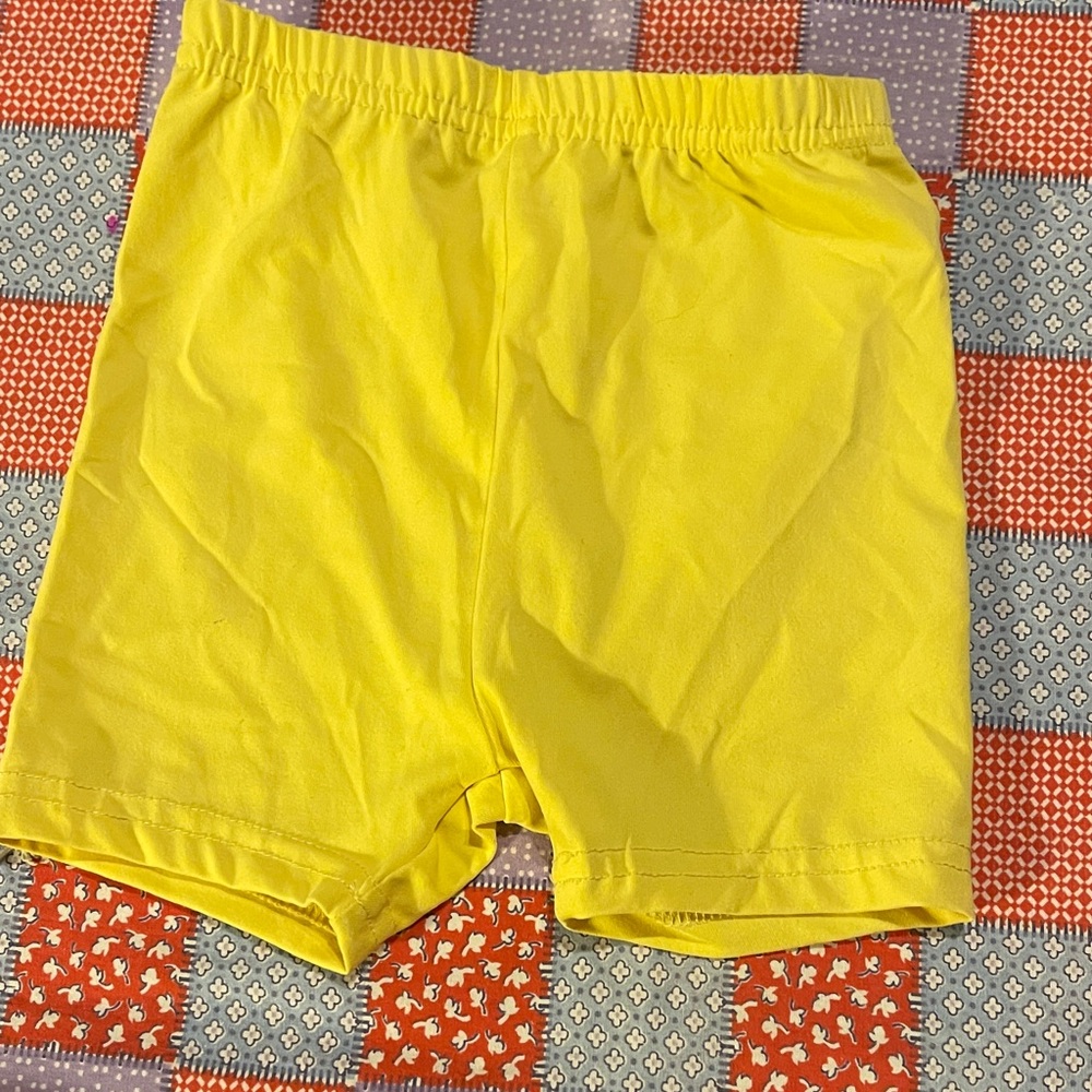 🎉SHEIN Sunny Yellow Baby Shorts. E340